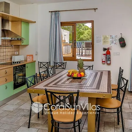 Zeus Sublime 5 Bedrms Heated Pool By Coral Sun Villas, * 珊瑚湾