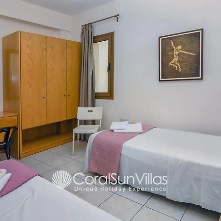 Zeus Sublime 5 Bedrms Heated Pool By Coral Sun Villas,