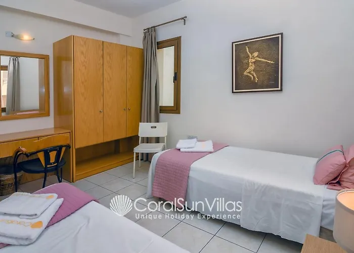 Zeus Sublime 5 Bedrms Heated Pool By Coral Sun Villas,