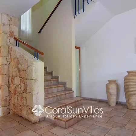 Villa Zeus Sublime 5 Bedrms Heated Pool By Coral Sun Villas,
