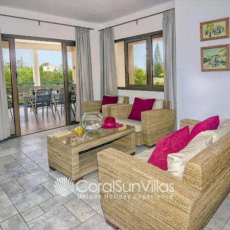 Villa Zeus Sublime 5 Bedrms Heated Pool By Coral Sun Villas, Coral Bay