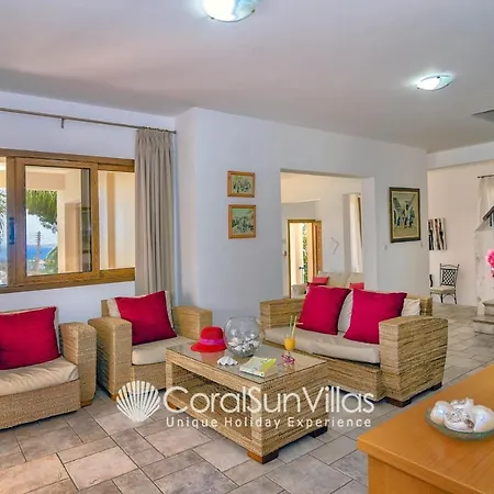 Zeus Sublime 5 Bedrms Heated Pool By Coral Sun Villas, Villa Coral Bay