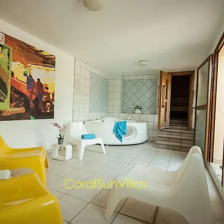 Zeus Sublime 5 Bedrms Heated Pool By Coral Sun Villas, Villa