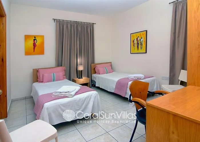 Zeus Sublime 5 Bedrms Heated Pool By Coral Sun Villas, Vila *