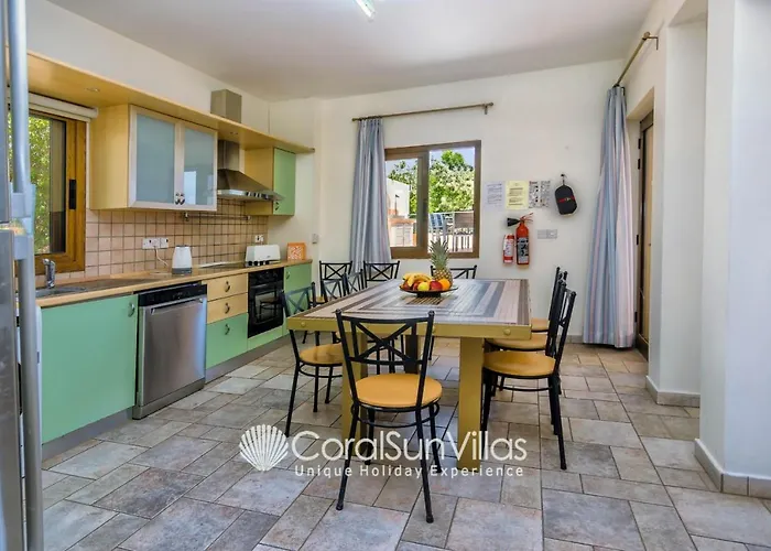 Zeus Sublime 5 Bedrms Heated Pool By Coral Sun Villas, וילה *