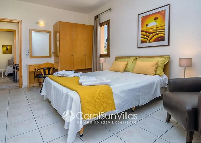 Villa Zeus Sublime 5 Bedrms Heated Pool By Coral Sun Villas, Coral Bay