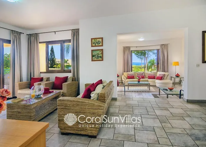 Zeus Sublime 5 Bedrms Heated Pool By Coral Sun Villas, Villa Coral Bay